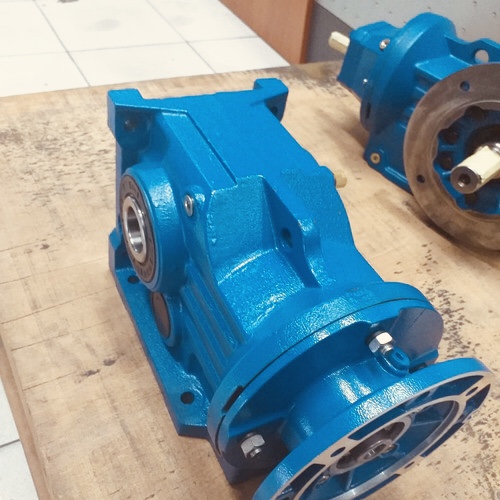 Helical Gearbox: Understand It’s Advantages And Applications